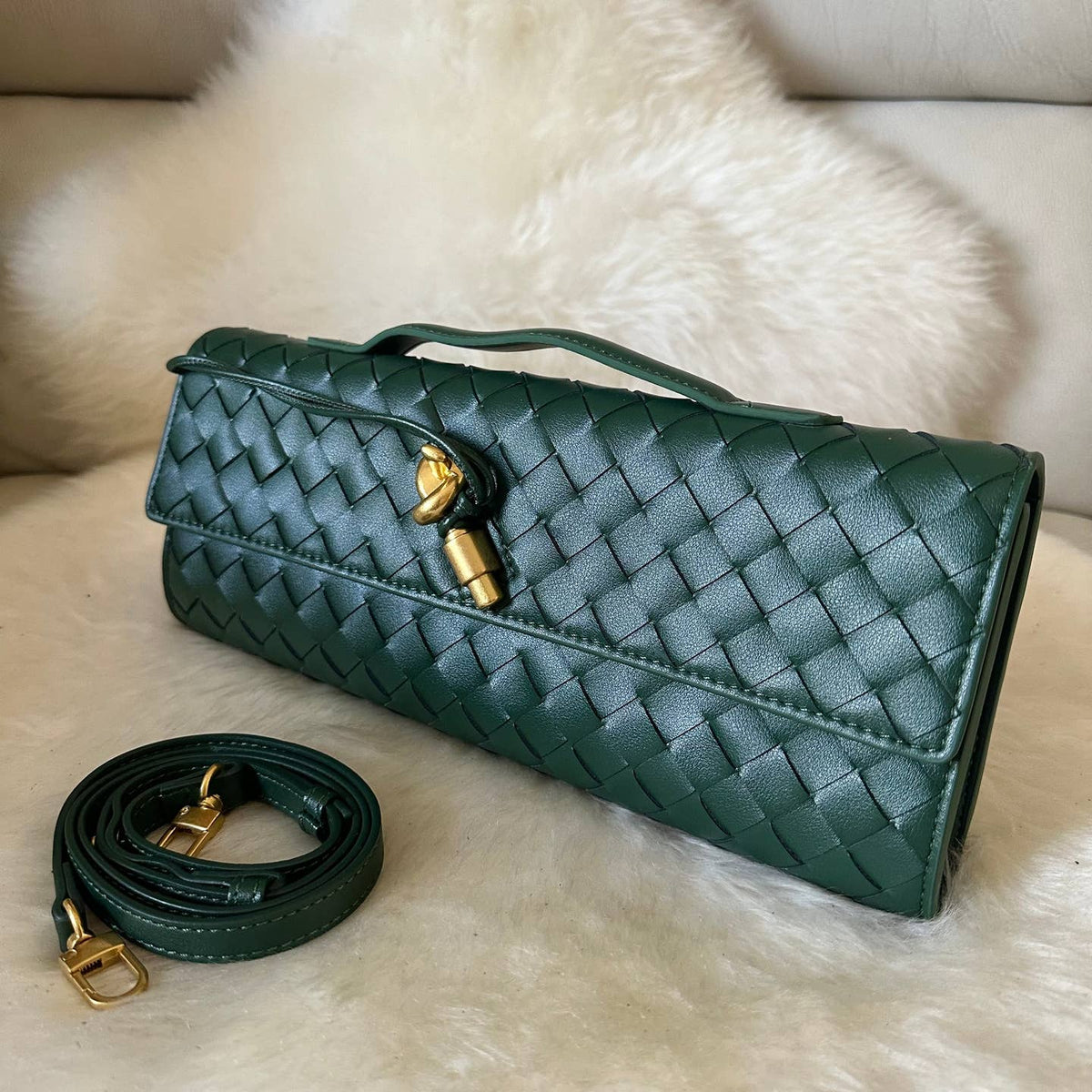 Élégante pochette en cuir véritable tressé, réalisée de manière artisanale - OkikiParis