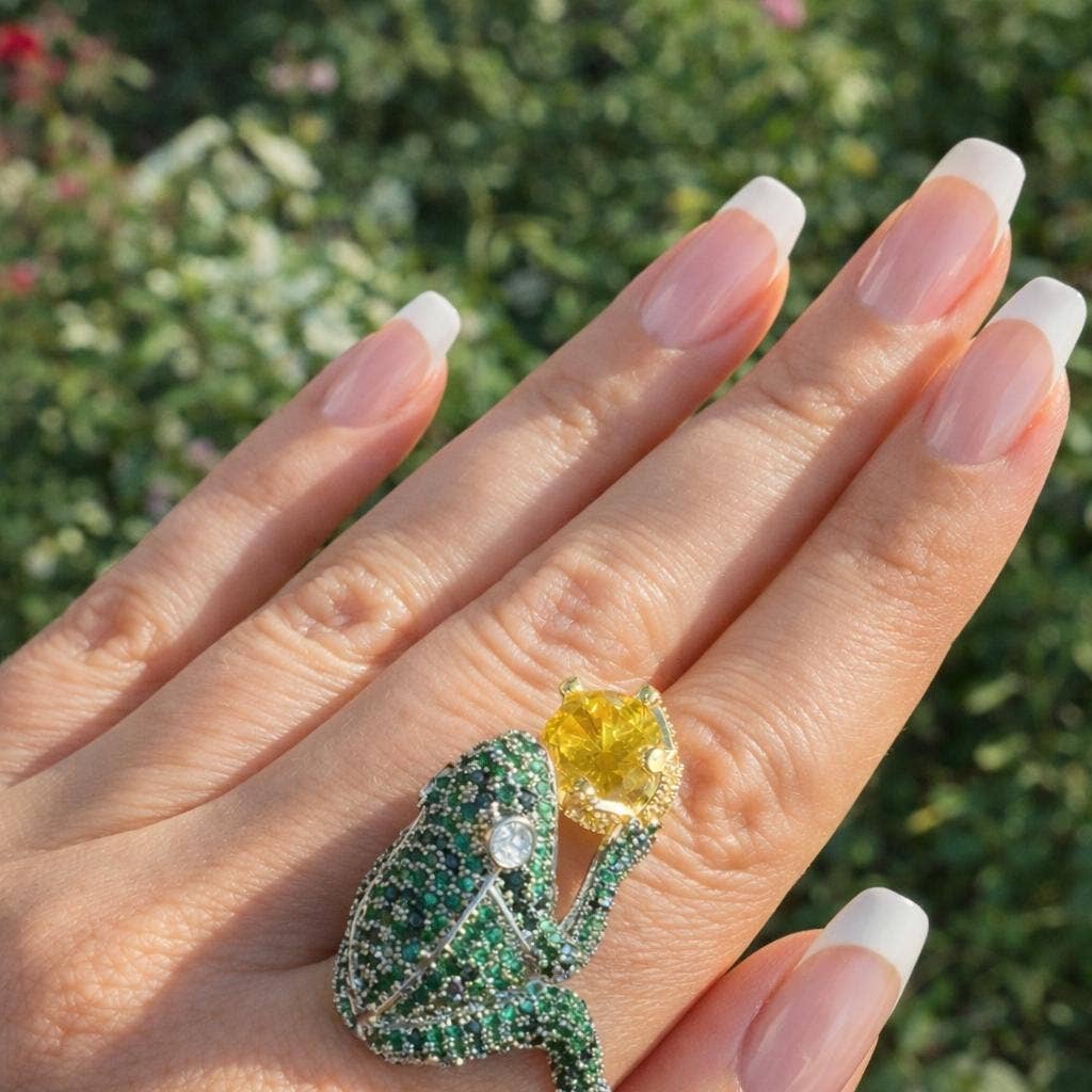 Bague prince grenouille vert émeraude, conte de fées, édition limitée - OkikiParis