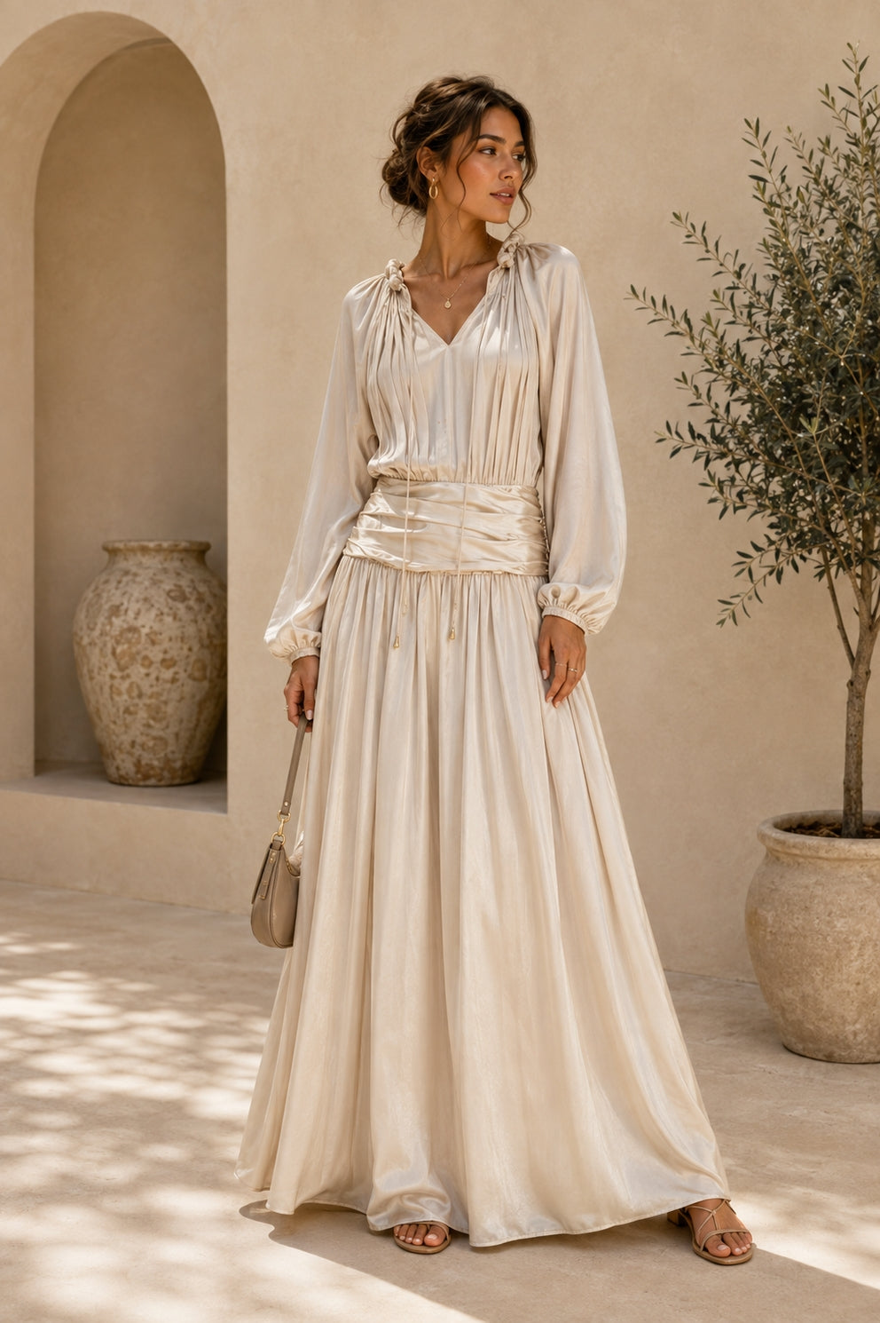Robe Longue Satinée – Décolleté en V, Manches Bouffantes & Taille Drапée