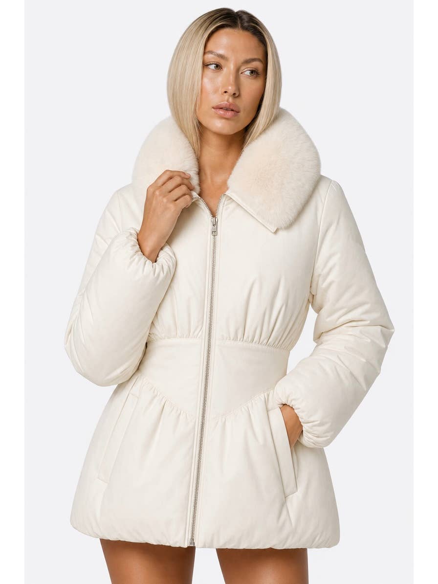 Mini-Doudoune Col Fourrure Blanc Cassé – Silhouette Cintrée | OkikiParis
