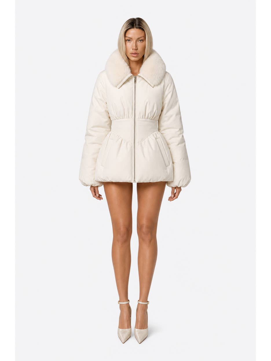 Mini-Doudoune Col Fourrure Blanc Cassé – Silhouette Cintrée | OkikiParis