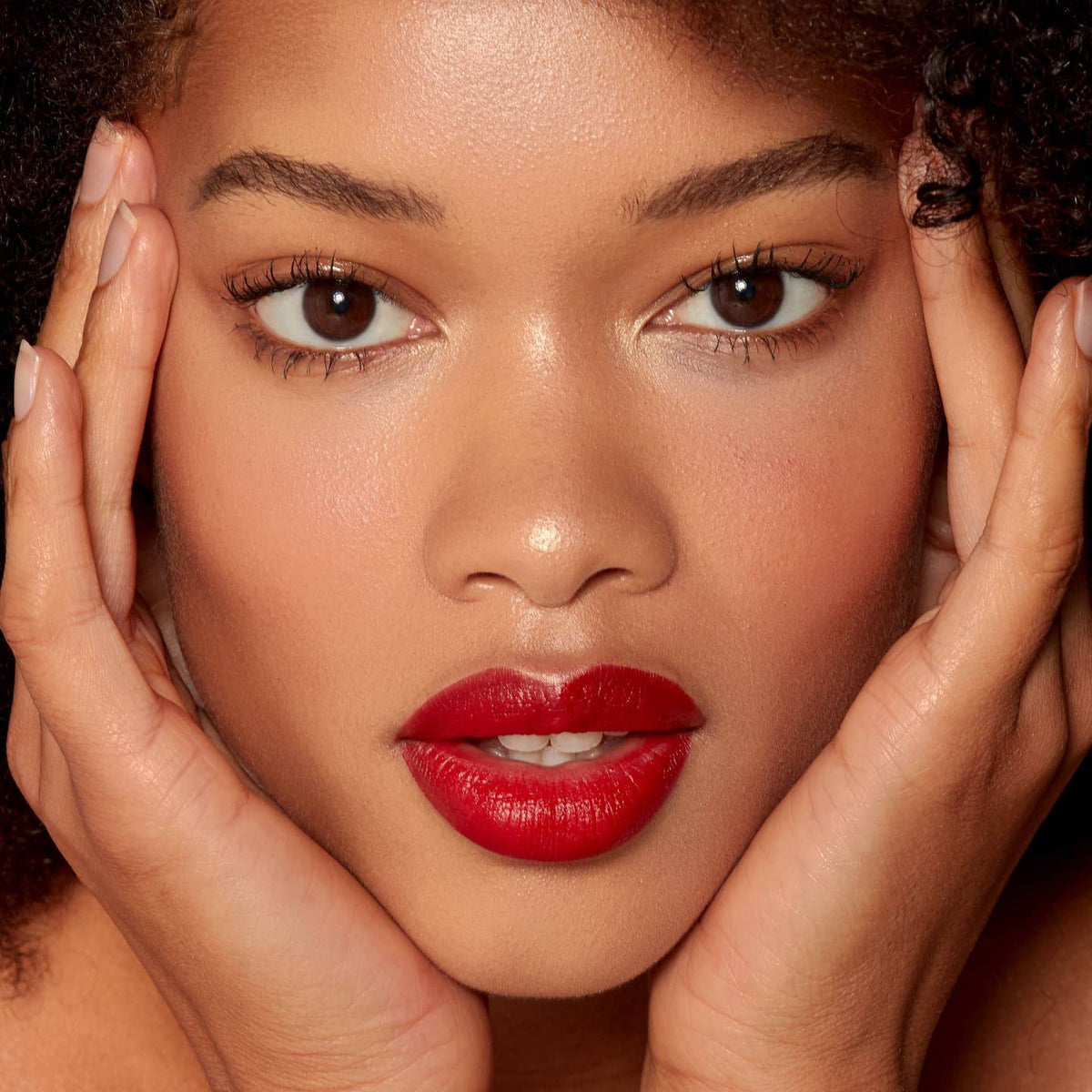 Rouge à lèvres velours soyeux et confort - I'M CONFIDENT - OkikiParis