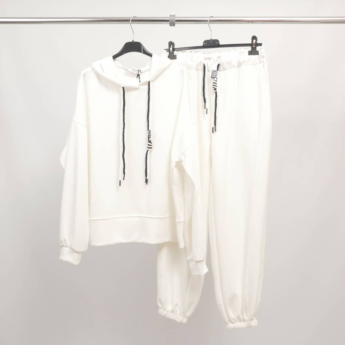 Ensemble sweat à capuche et jogging - OkikiParis