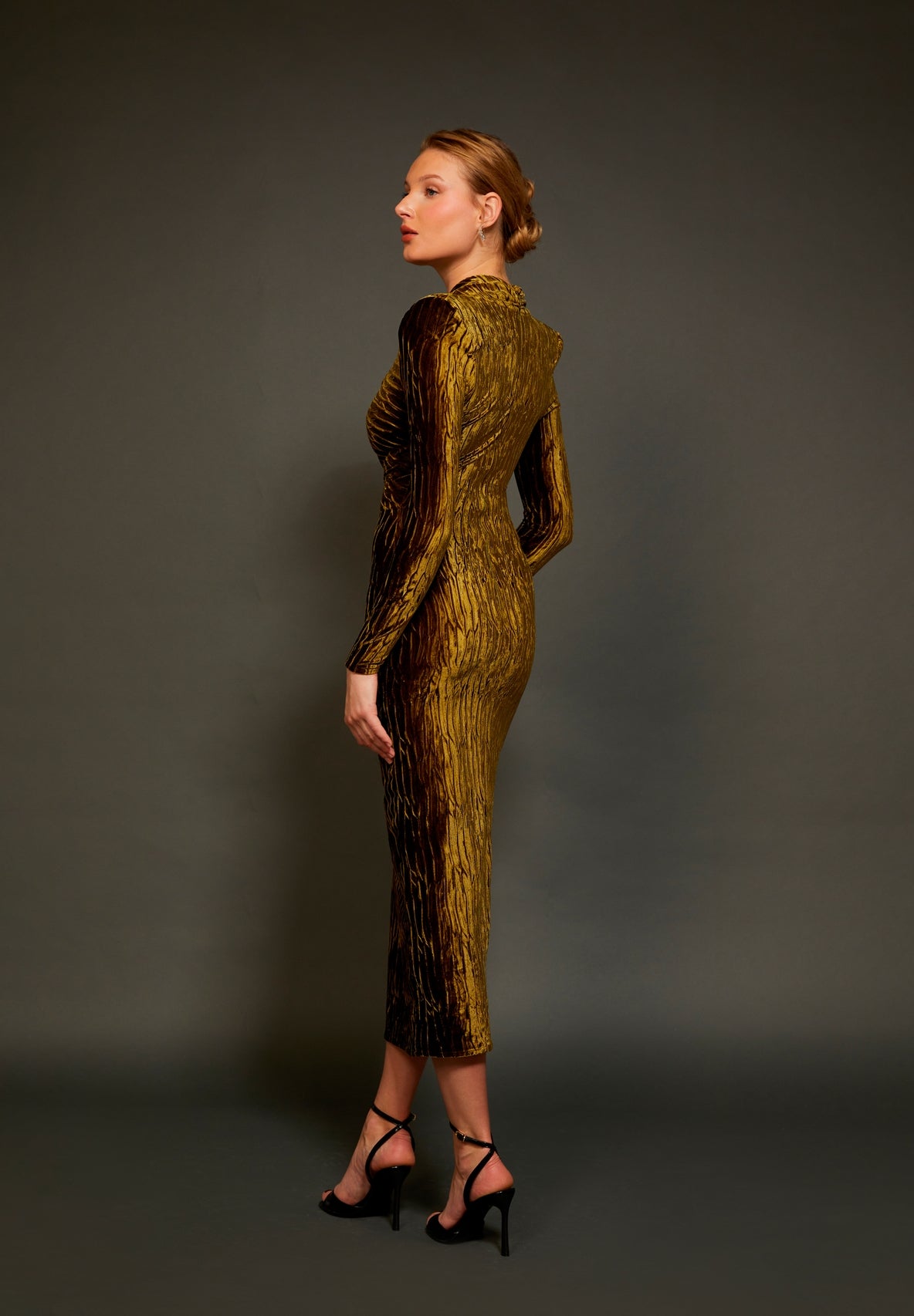 Robe midi en velours extensible veinée Daffodil - OkikiParis
