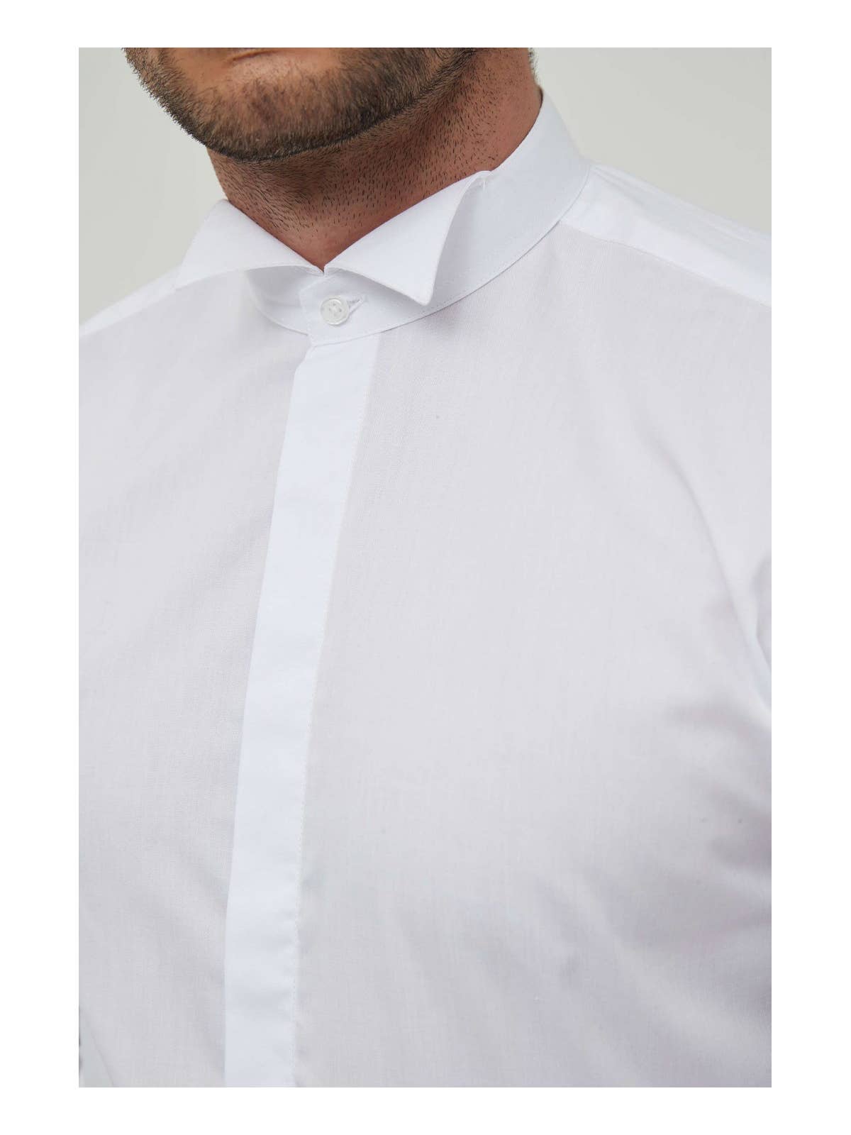 Chemise Blanche Slim Fit | Col Cassé & Poignets Mousquetaires – OkikiParis