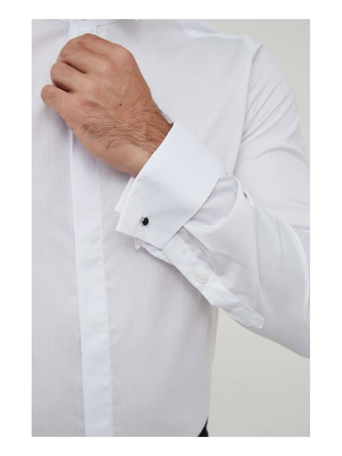 Chemise Blanche Slim Fit | Col Cassé & Poignets Mousquetaires – OkikiParis